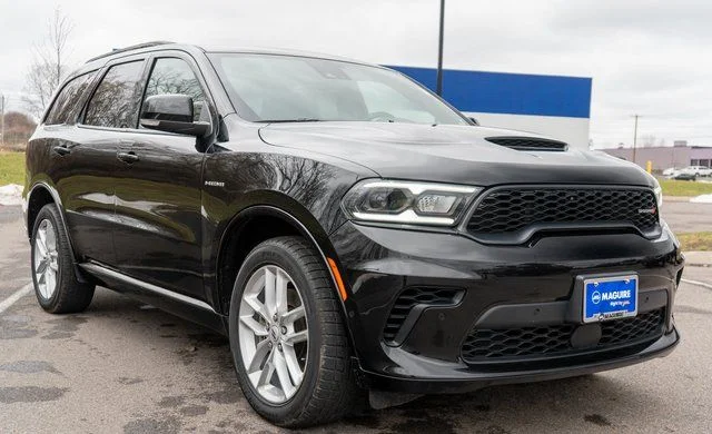Used 2025 DB Black Clearcoat Dodge R/T Plus image 4