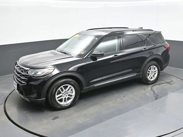 Used 2025 Black Ford Active image 13