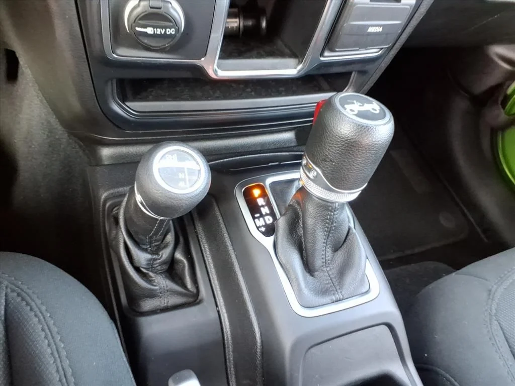 Used 2019 Green Jeep Unlimited Sport image 25
