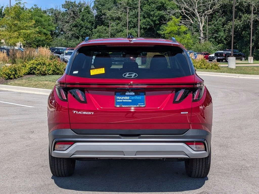 Used 2025 Red Hyundai SEL Convenience image 6