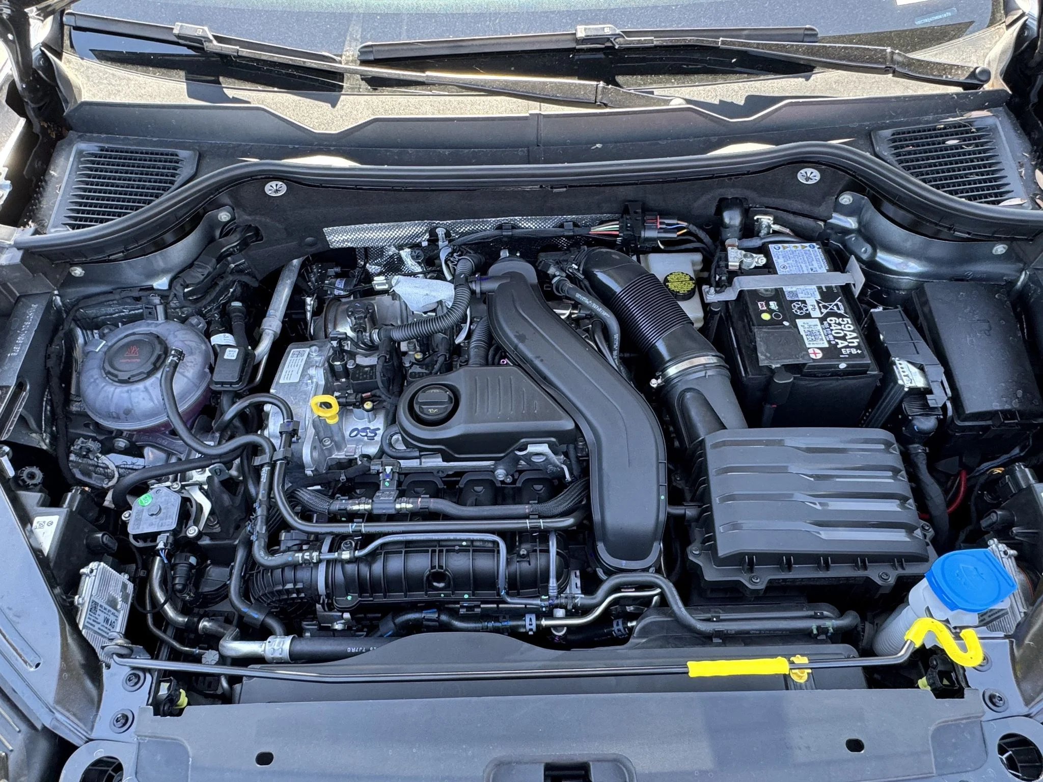 New 2026 Platinum Gray Metallic Volkswagen S image 33