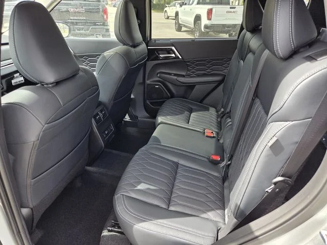New 2026 Silver Mitsubishi SEL image 6