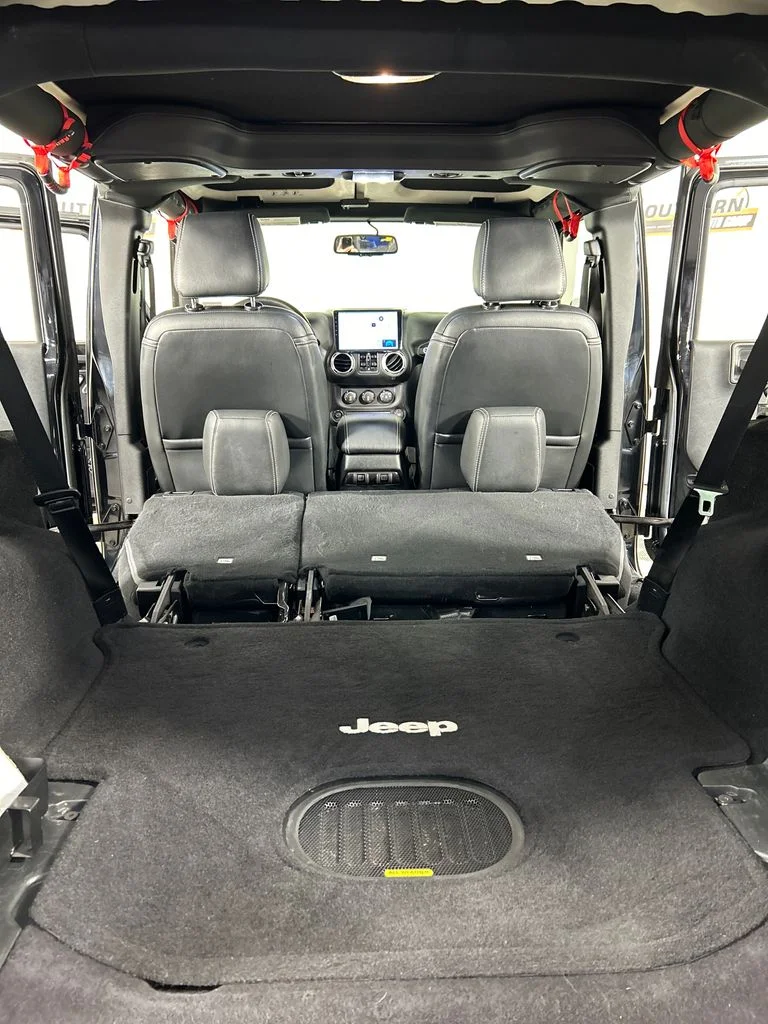 Used 2017 Black Jeep Unlimited Rubicon image 21