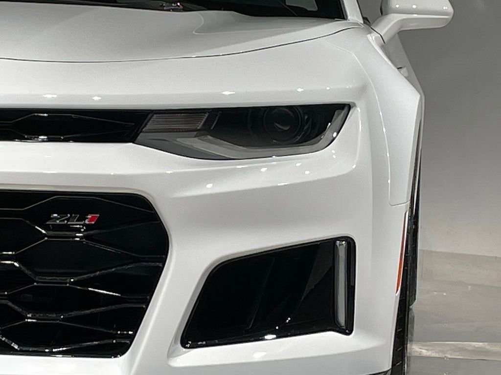 Used 2023 Summit White Chevrolet ZL1 image 4