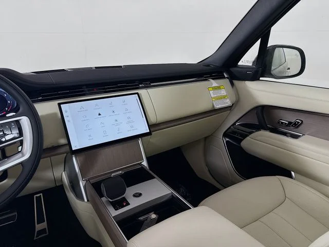 New 2026 Charente Grey Prem Met Land Rover SE image 26