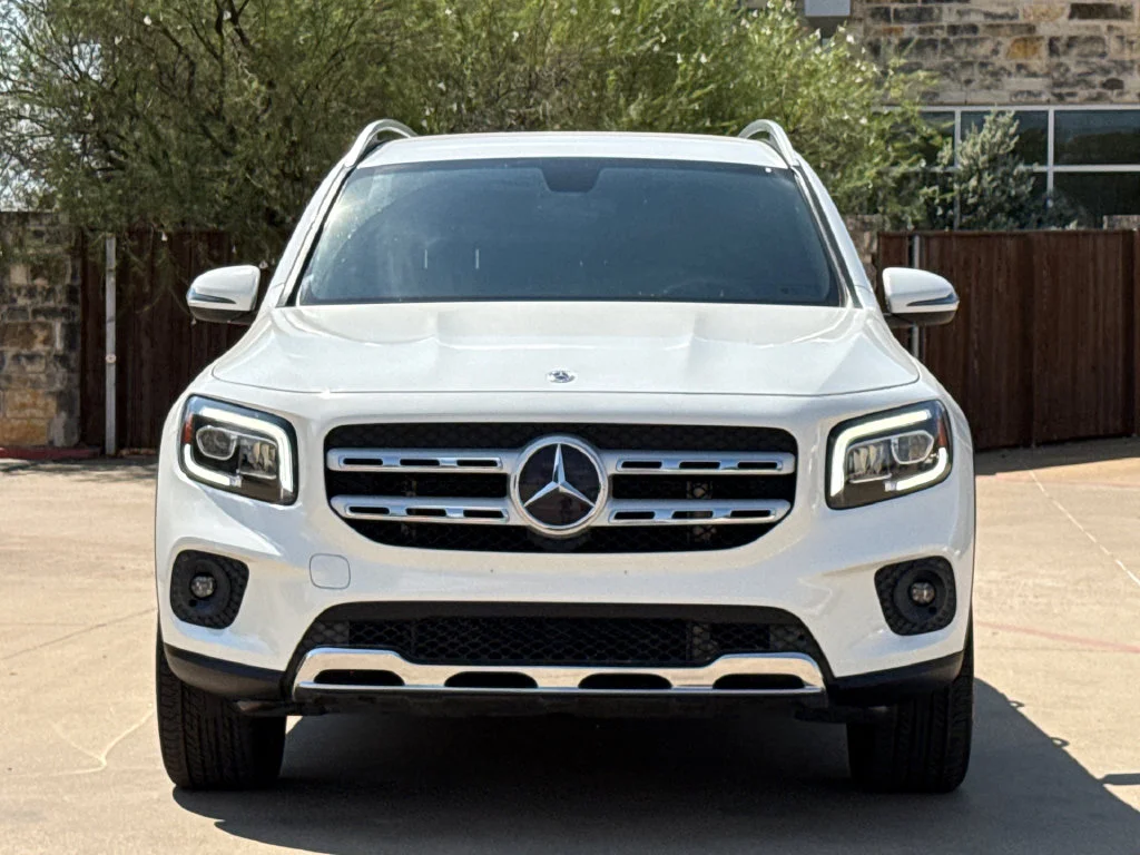 Used 2021 White Mercedes-Benz GLB 250 image 2