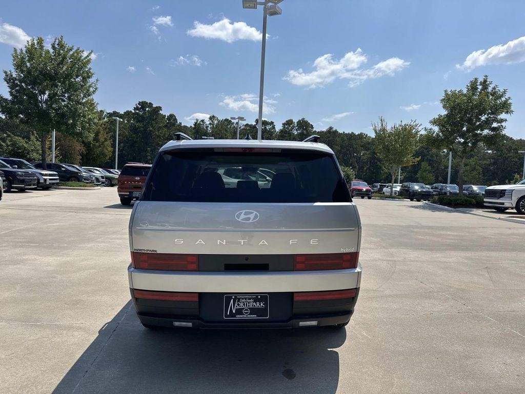 New 2026 Shimmering Silver Hyundai SEL image 4