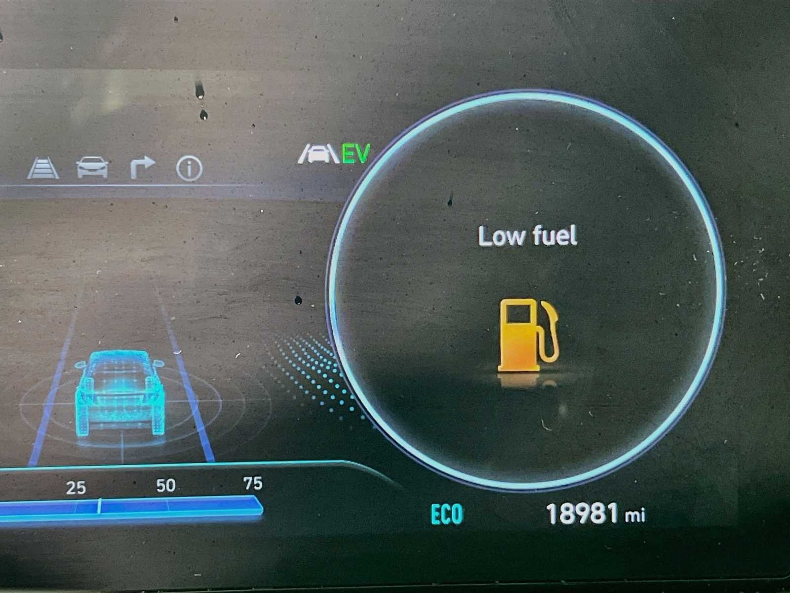 Used 2024 Amazon Gray Hyundai SEL Convenience image 12
