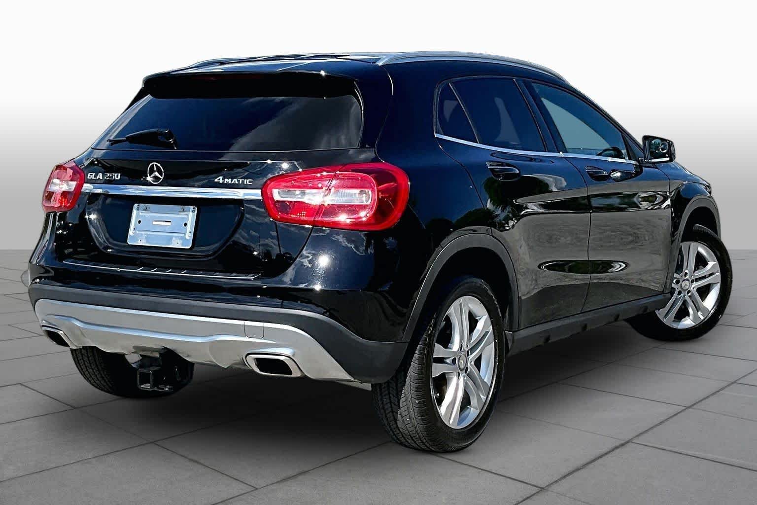 Used 2017 Night Black Mercedes-Benz GLA 250 image 13
