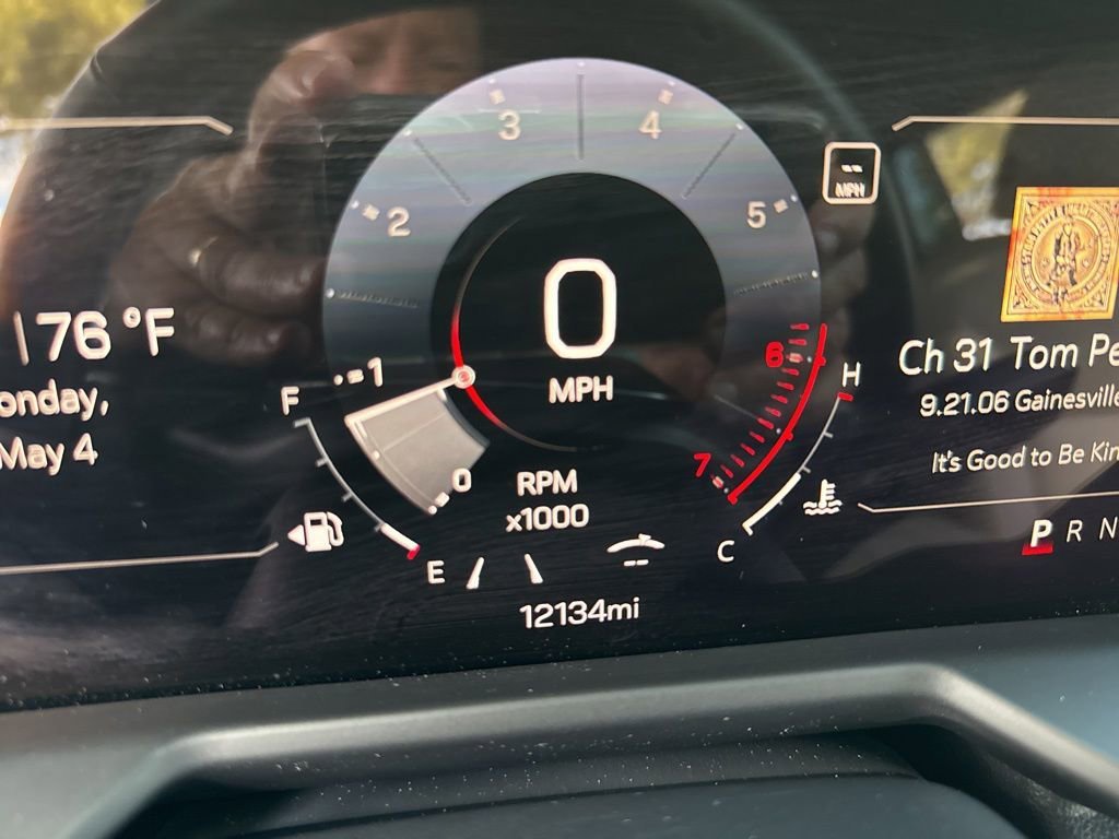 Used 2026 Summit White GMC Elevation image 33