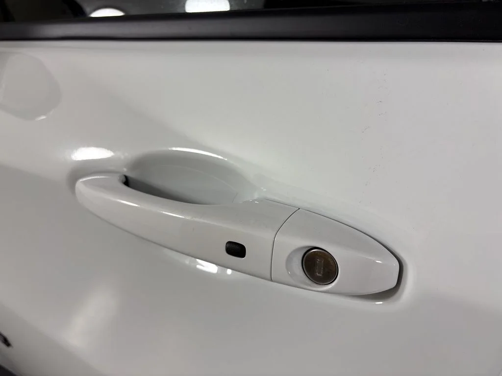 New 2026 White Jeep Latitude image 12