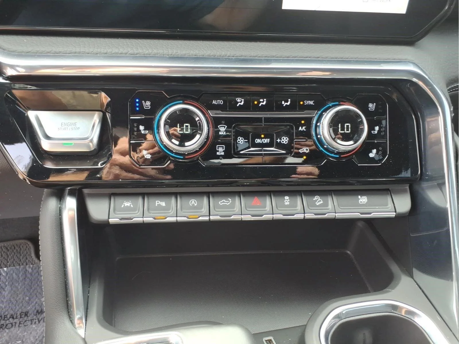 Used 2024 Onyx Black GMC Denali image 24