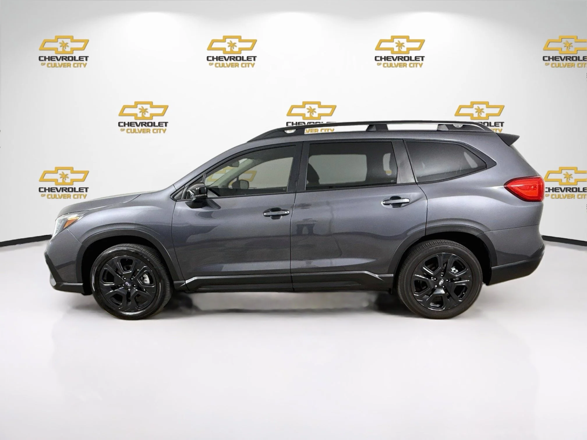 Used 2025 Gray Subaru Onyx Edition image 5