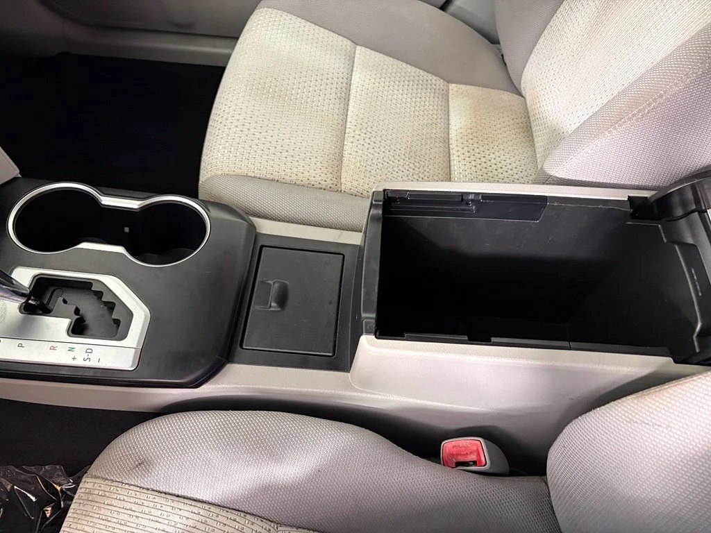 Used 2014 Silver Toyota LE image 27