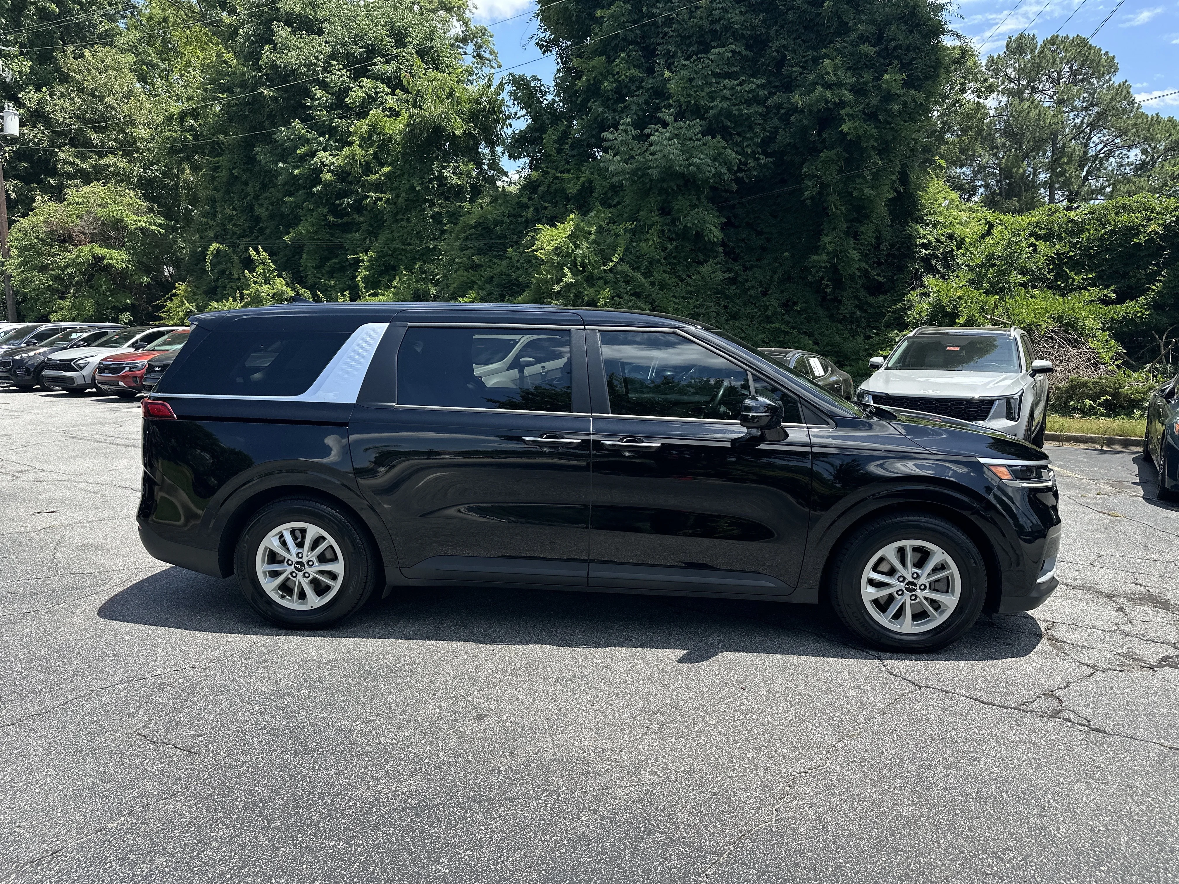 Certified Used 2024 Aurora Black Pearl Kia LX image 5