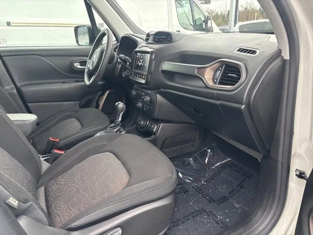 Used 2023 Alpine White Clearcoat Jeep Upland image 9