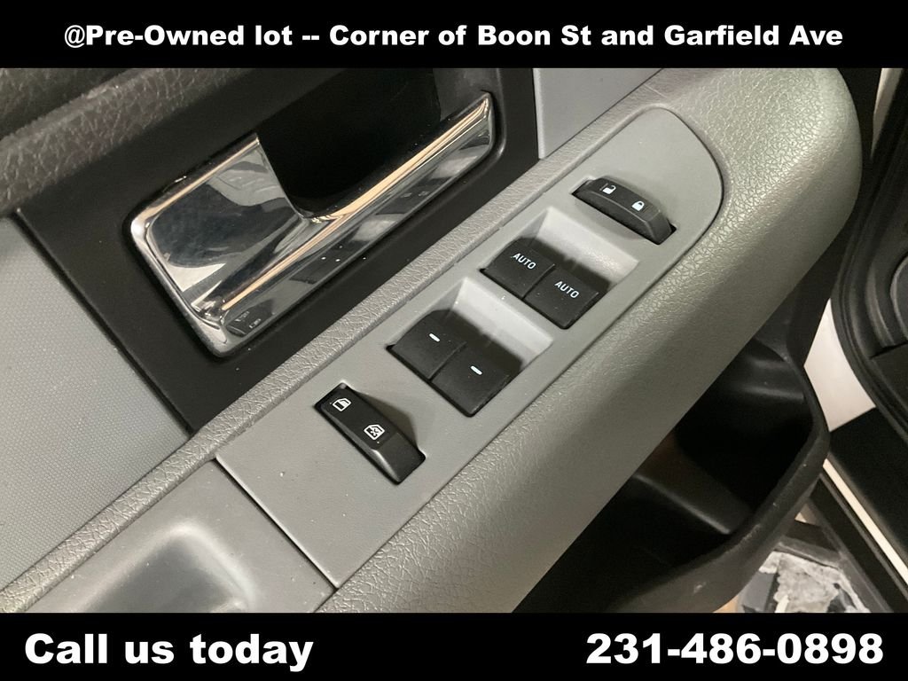 Used 2014  Ford XL image 16