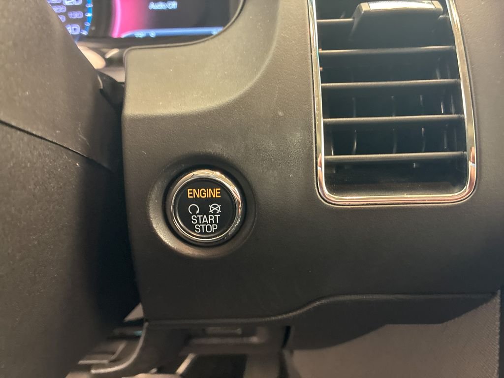 Used 2019 White Ford SEL image 18