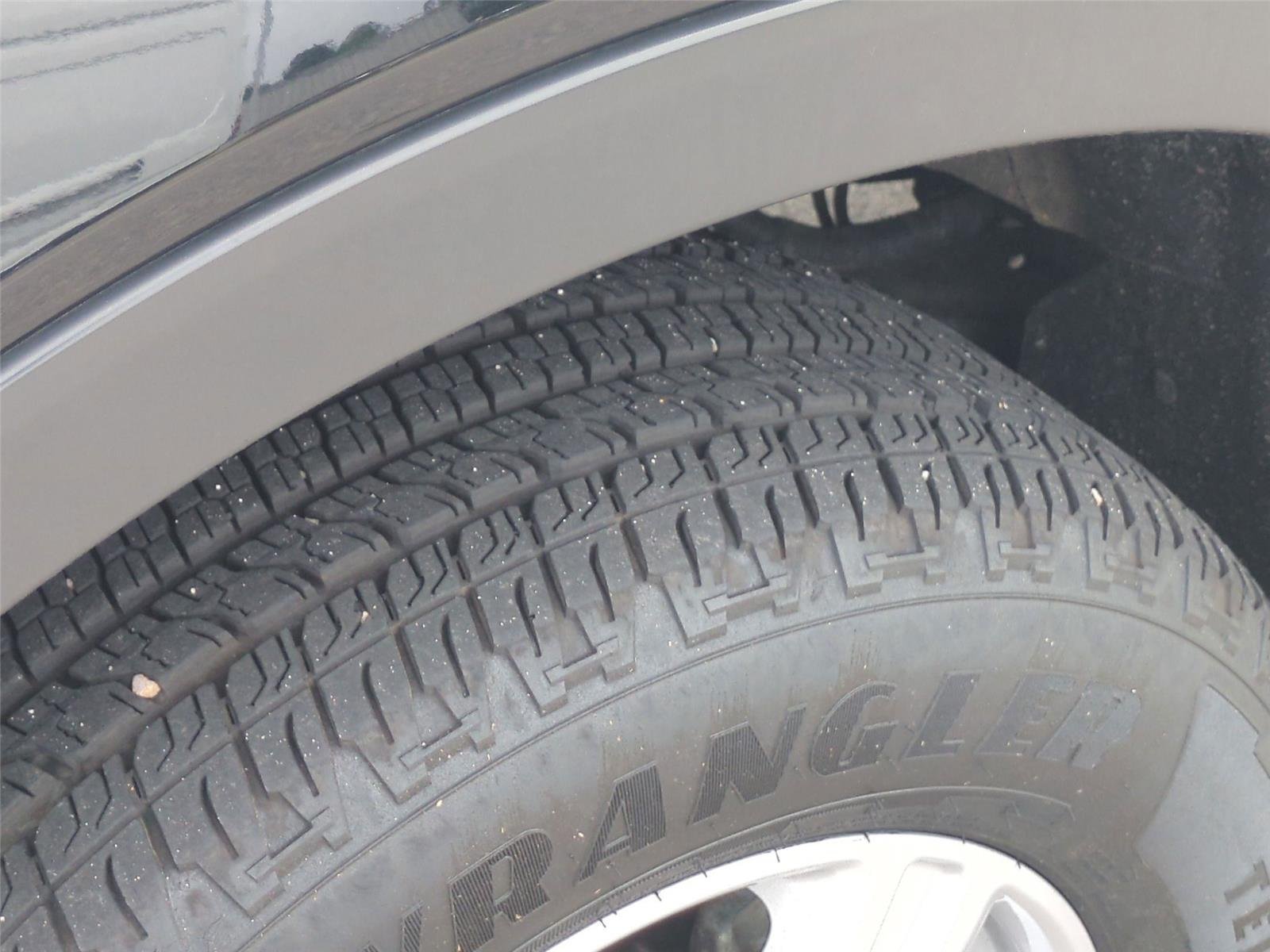 Used 2019 Shadow Black Ford XL image 13