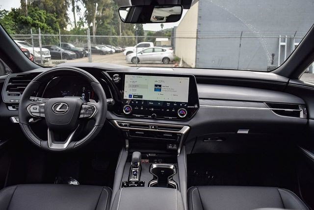 2026 Lexus RX 350 Premium - Photo 8