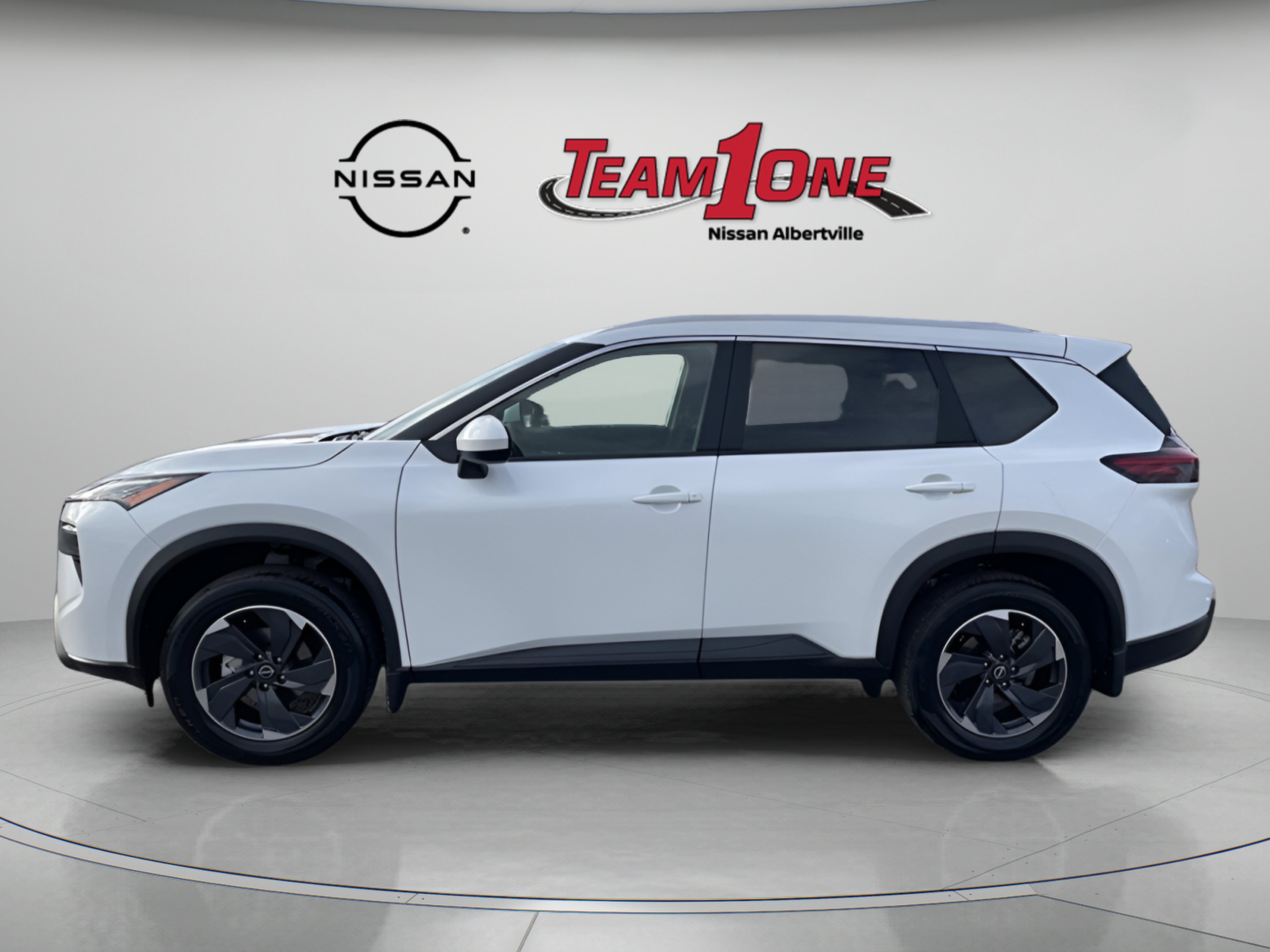 2026 Nissan Rogue SV - Photo 4