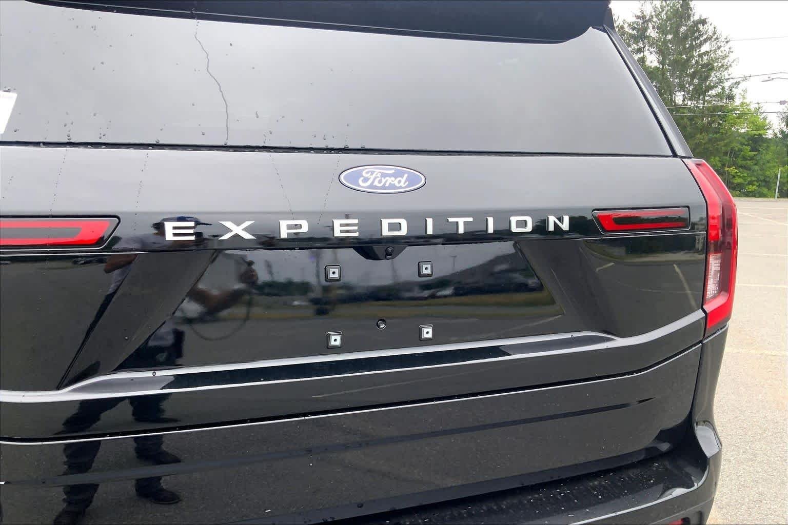New 2027 Agate Black Metallic Ford King Ranch image 6