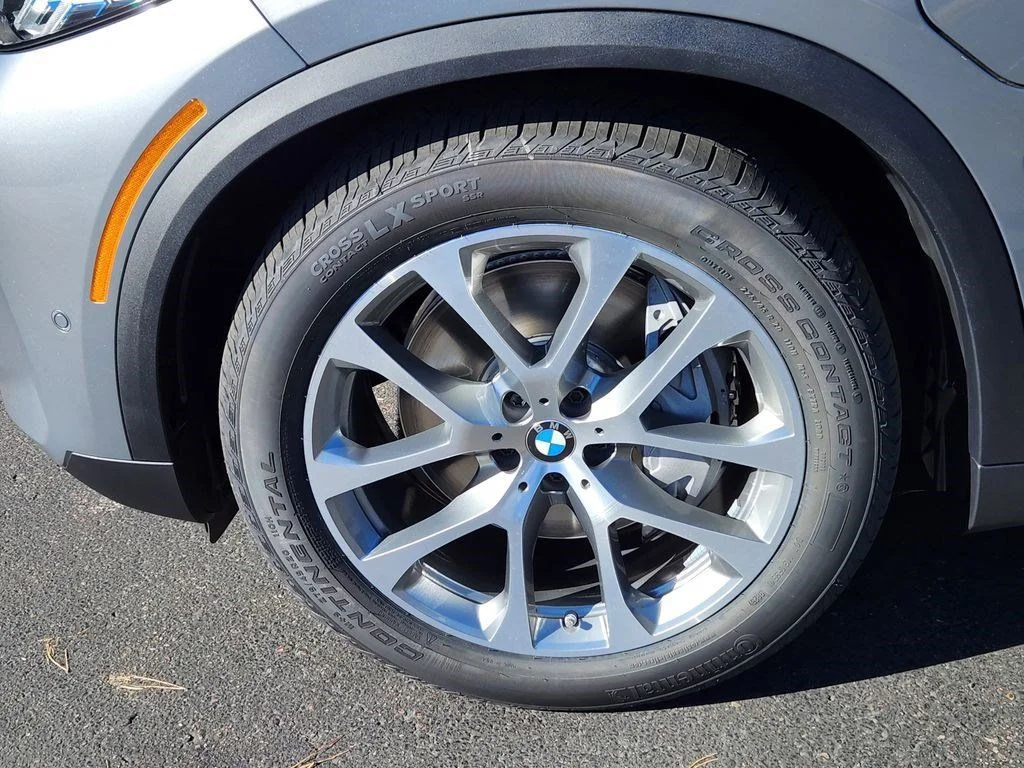 Used 2026 Gray Metallic BMW xDrive50e image 7