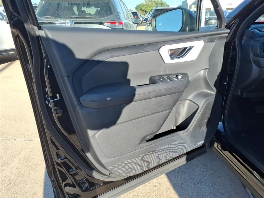 2025 Subaru Forester Limited - Photo 21