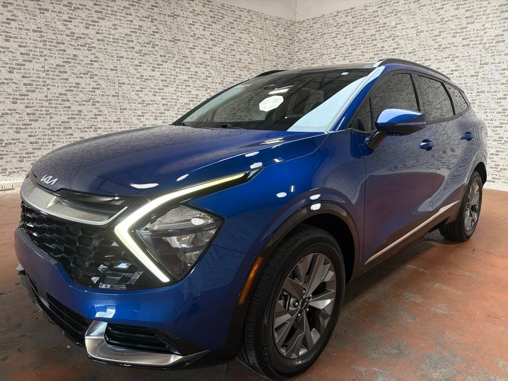 Used 2023 Sapphire Blue Kia SX image 3