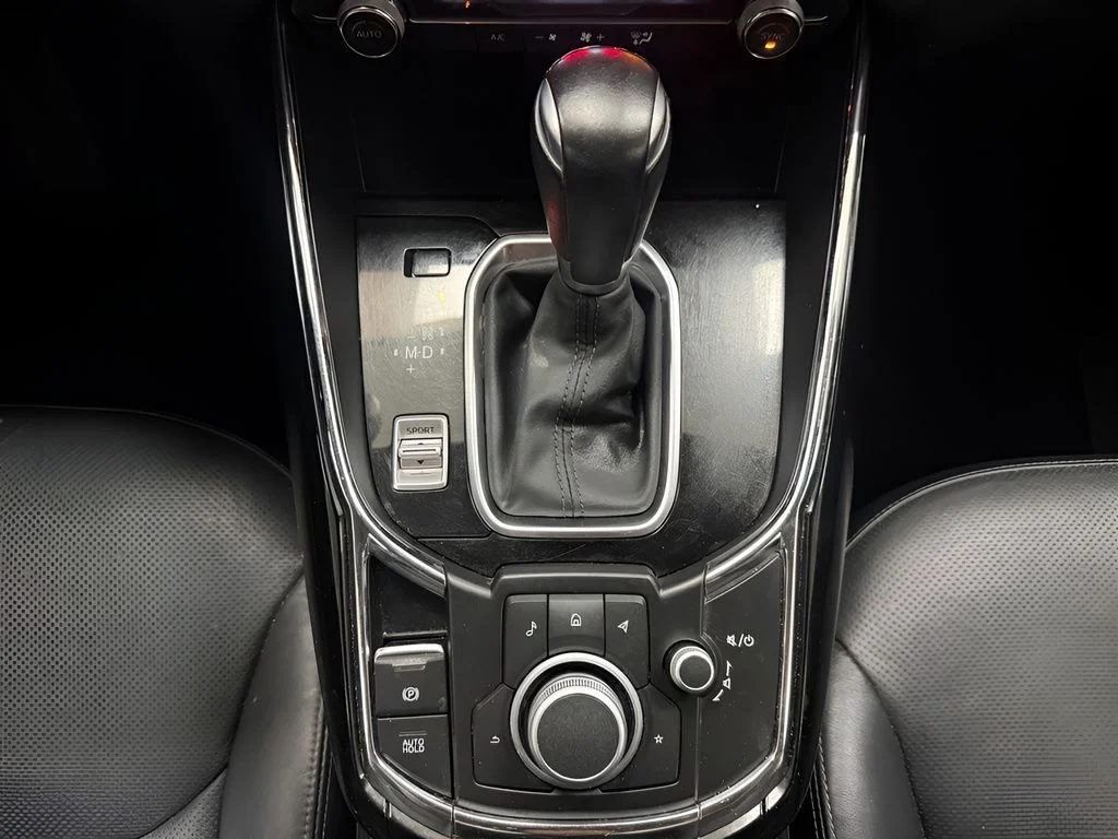 Used 2022 White Mazda Touring image 24