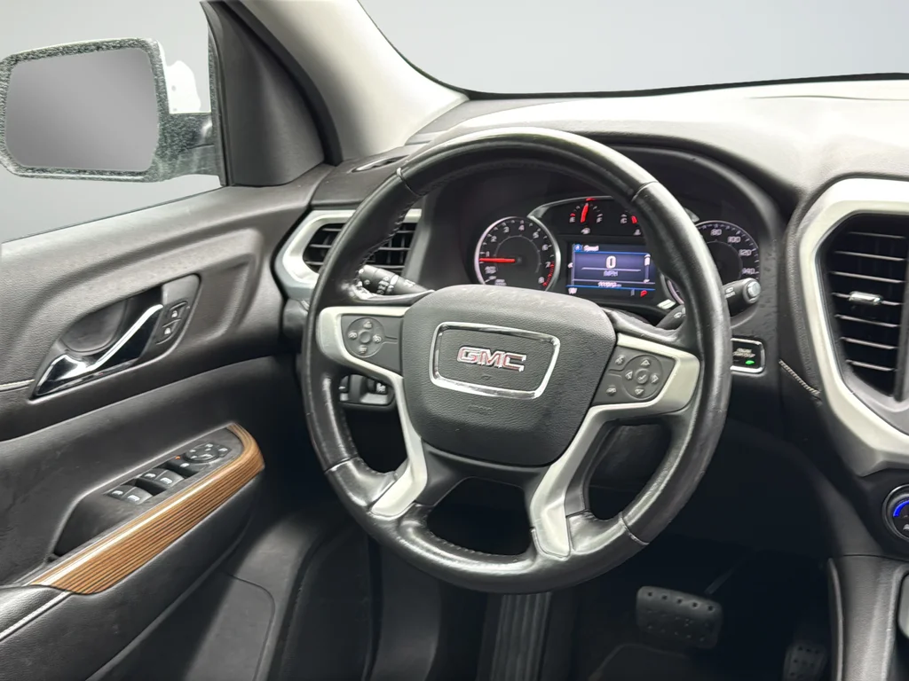 Used 2020 White GMC SLE image 36