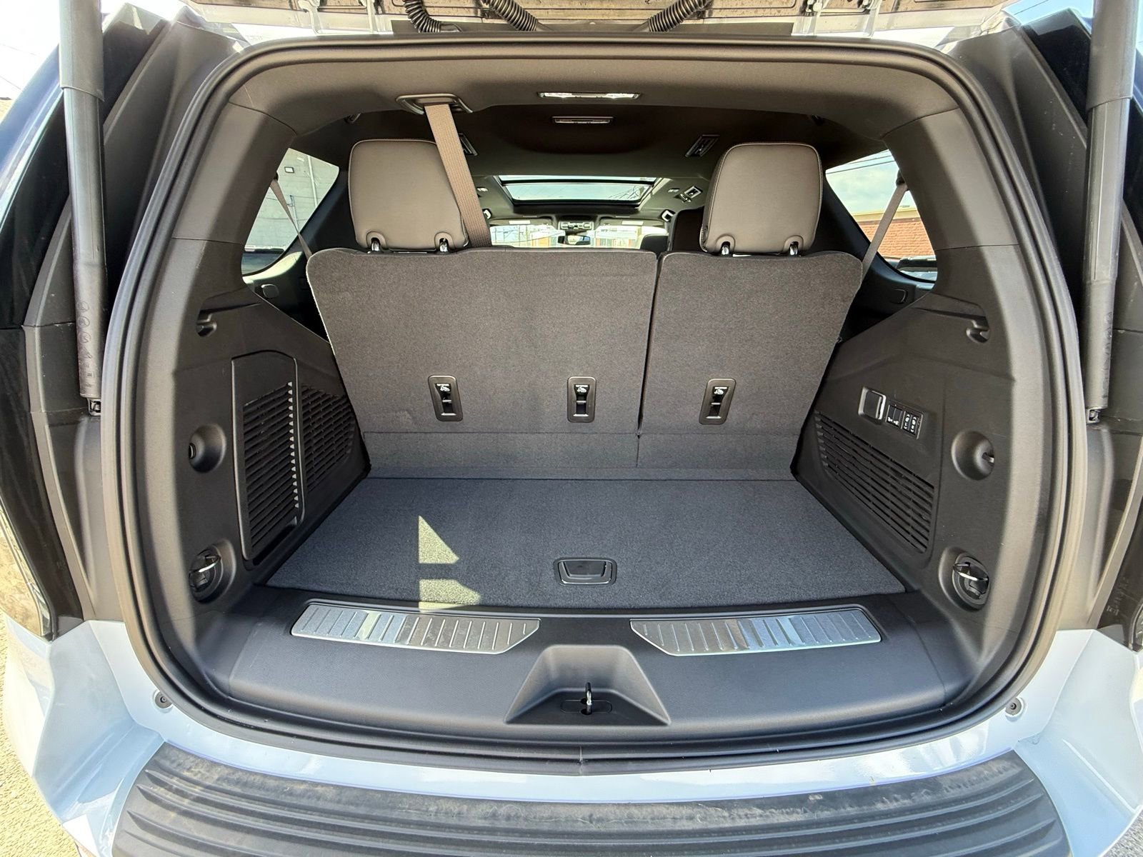 2026 Chevrolet Tahoe Premier - Photo 27