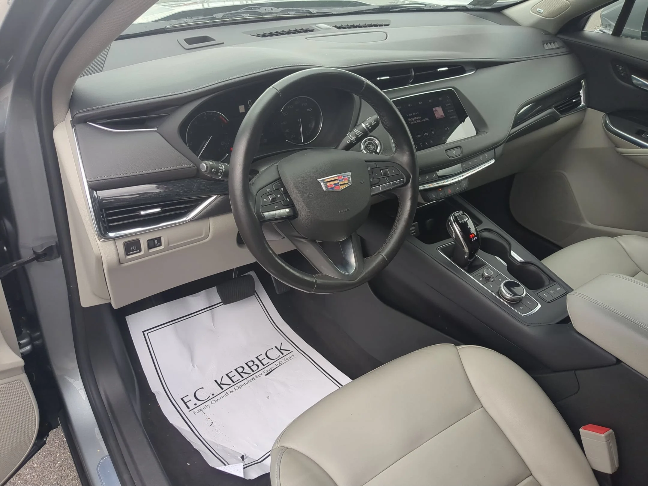 2023 Cadillac XT4 Premium Luxury - Photo 9