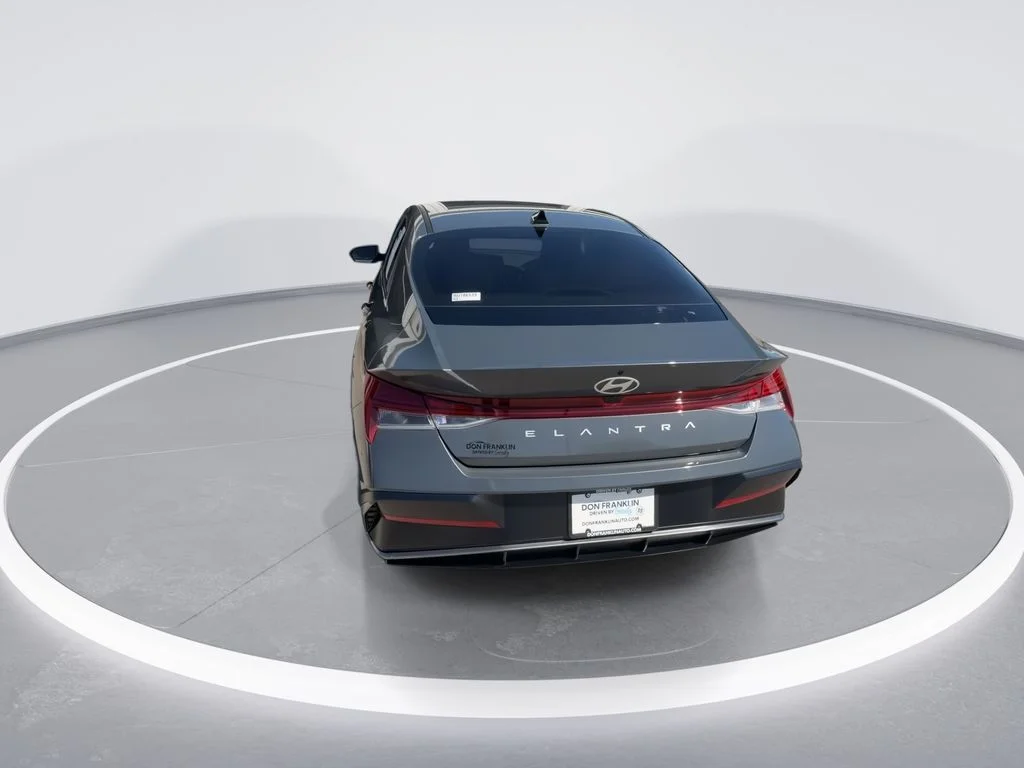 Used 2024 Gray Hyundai SEL image 7