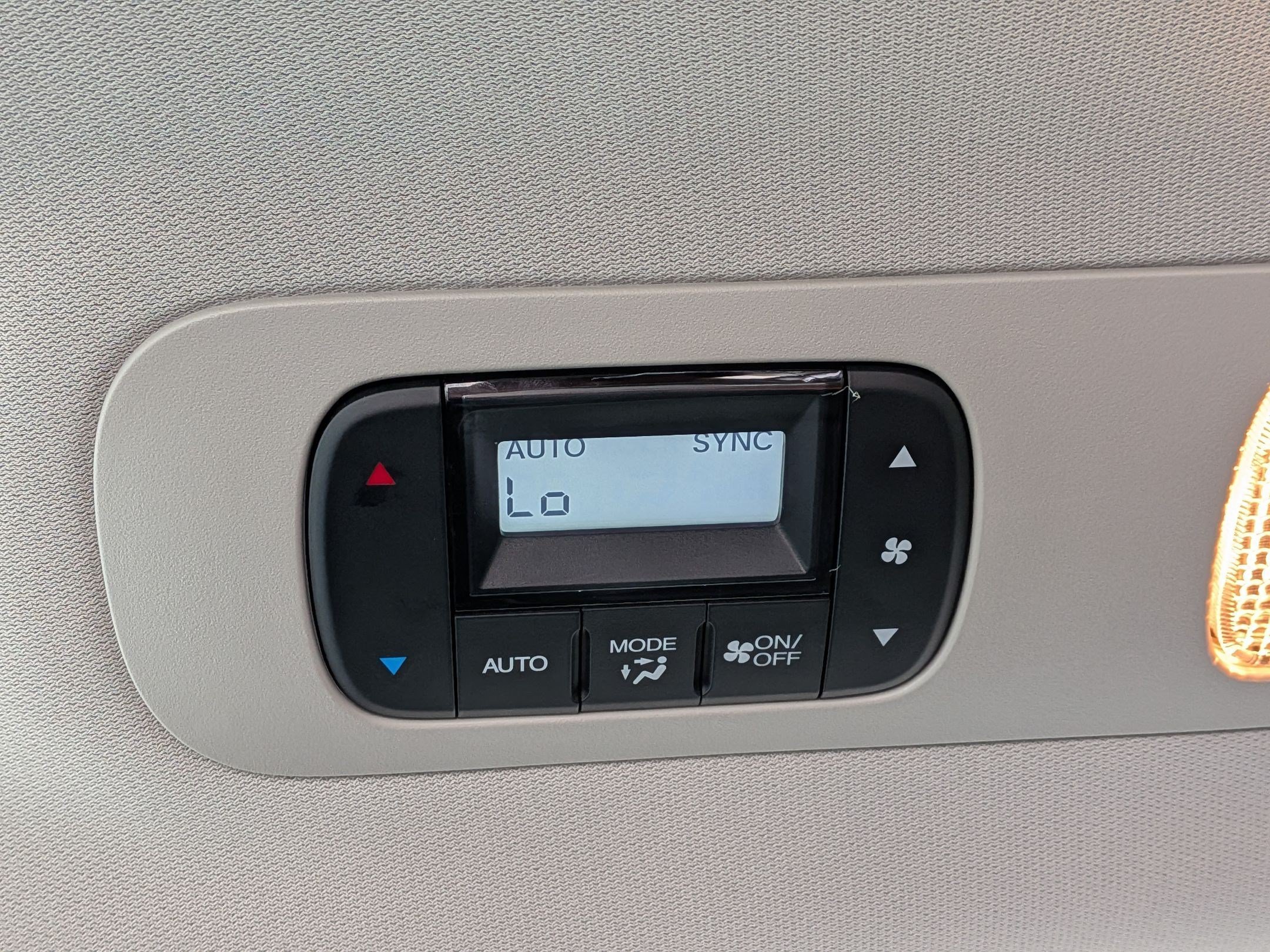 2025 Honda Odyssey Elite - Photo 31