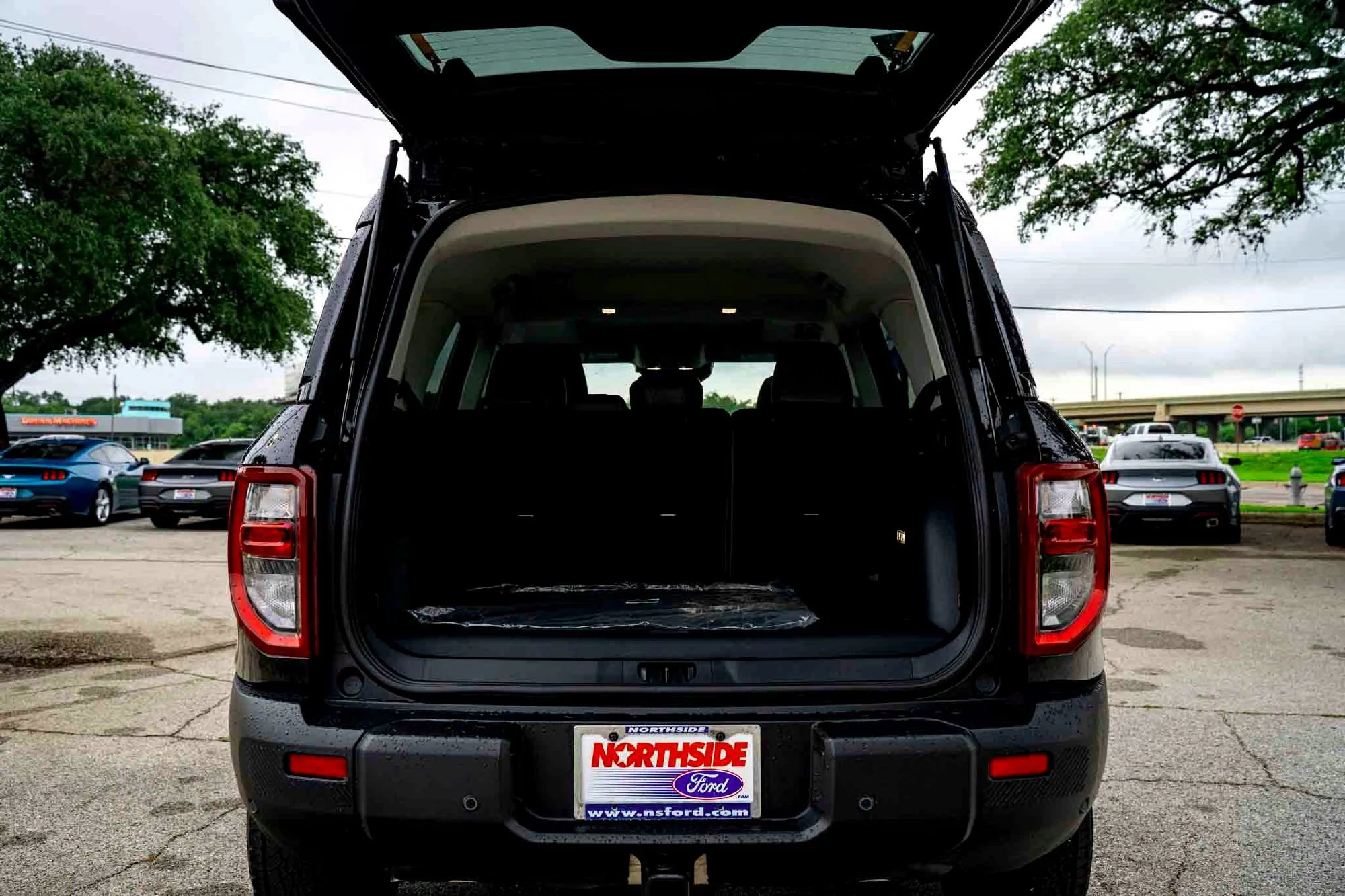 New 2026 Shadow Black Ford Badlands image 6