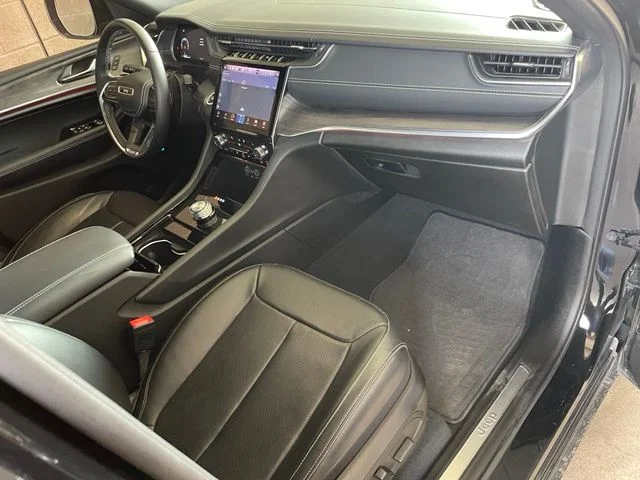 Used 2022 Black Jeep Overland image 18