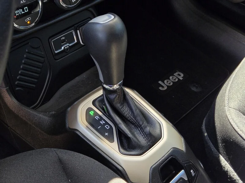 Used 2016 Black Jeep Latitude image 19