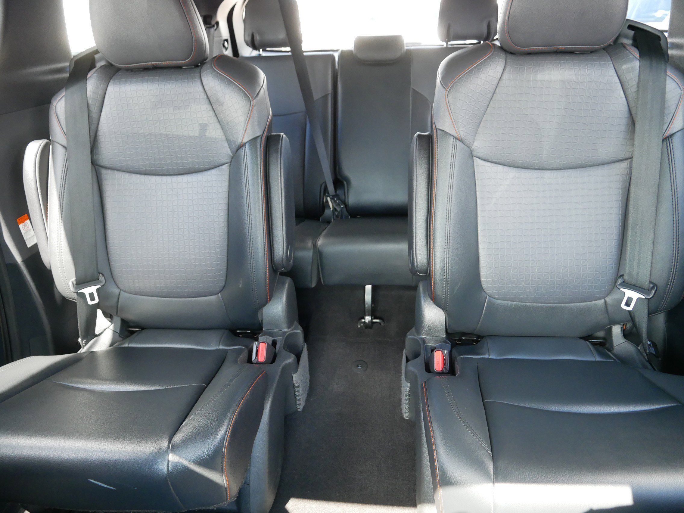 2021 Toyota Sienna XSE - Photo 13