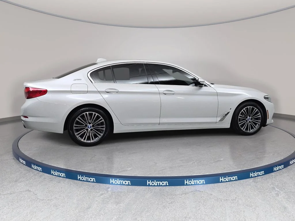 Used 2019 White Metallic BMW 530e xDrive iPerformance image 5