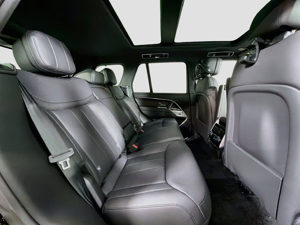 New 2027 Santorini Black Land Rover SE image 29