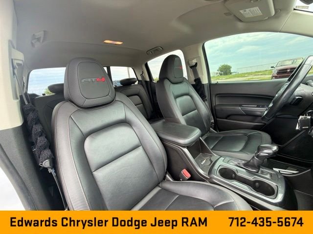 Used 2022 White GMC AT4 w/Leather image 35
