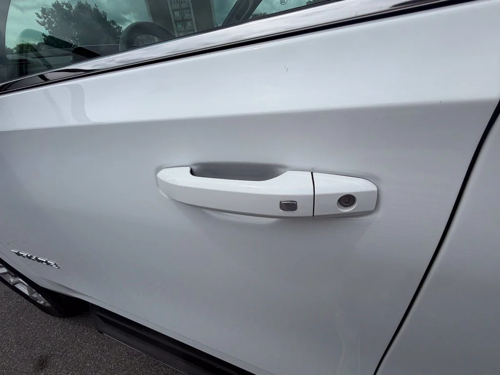 Used 2025 Summit White Chevrolet LT image 10
