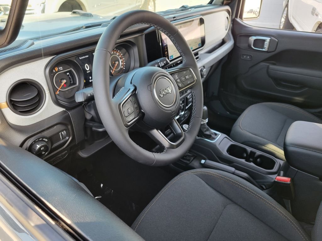 2026 Jeep Gladiator photo 3