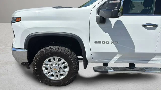 Used 2024 Summit White Chevrolet LTZ image 37