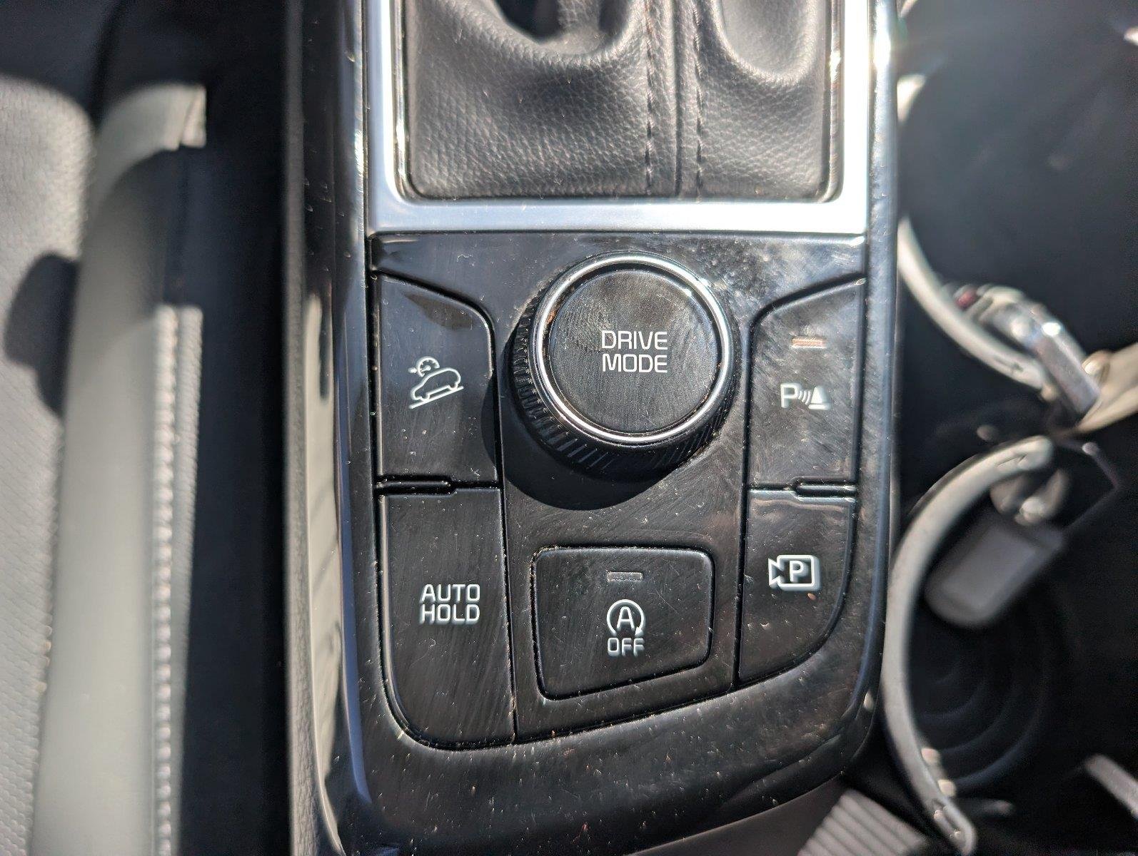 Used 2025 Wolf Gray Kia SX-Prestige image 21
