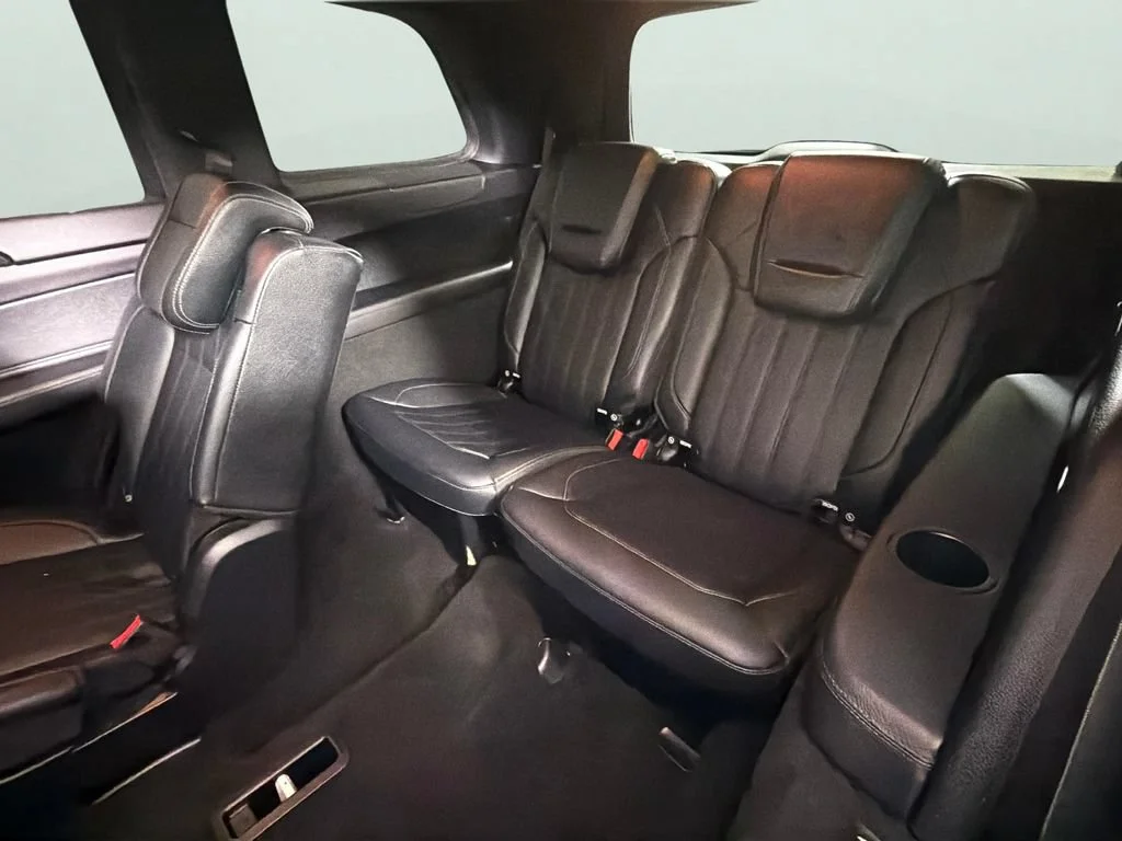 Used 2019 Red Mercedes-Benz 4MATIC® image 29