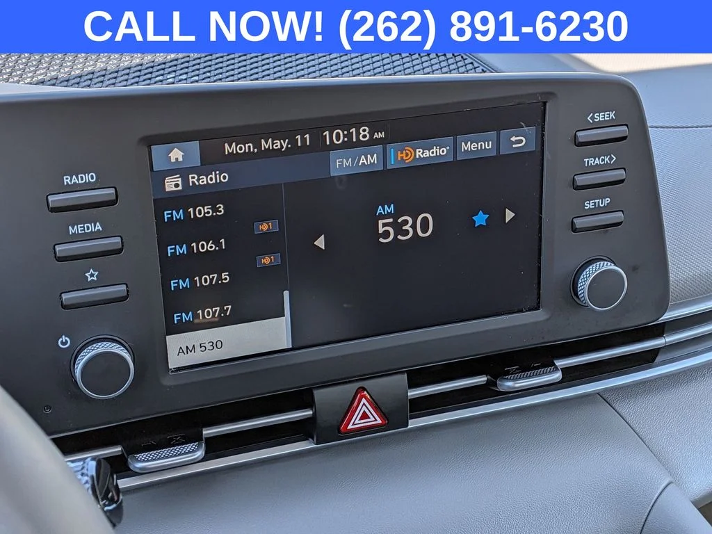 Used 2025 Black Hyundai SEL Sport image 17