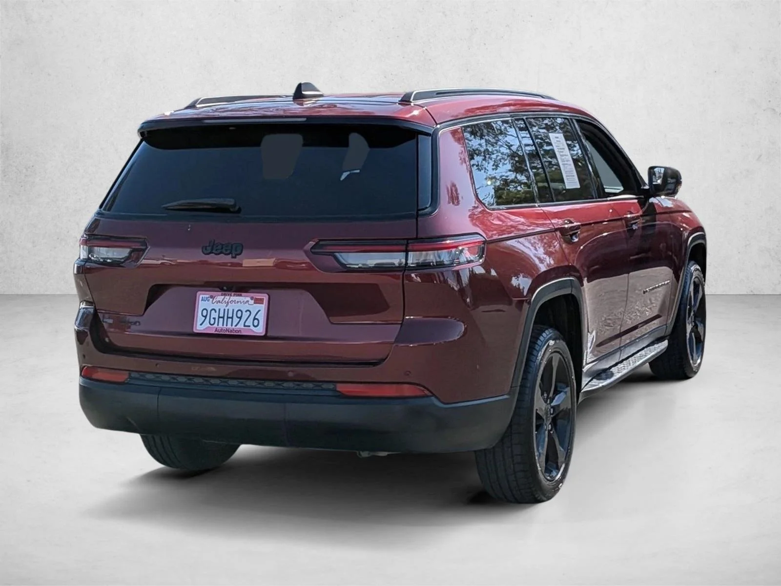 Used 2023 Velvet Red Pearlcoat Jeep Altitude image 5