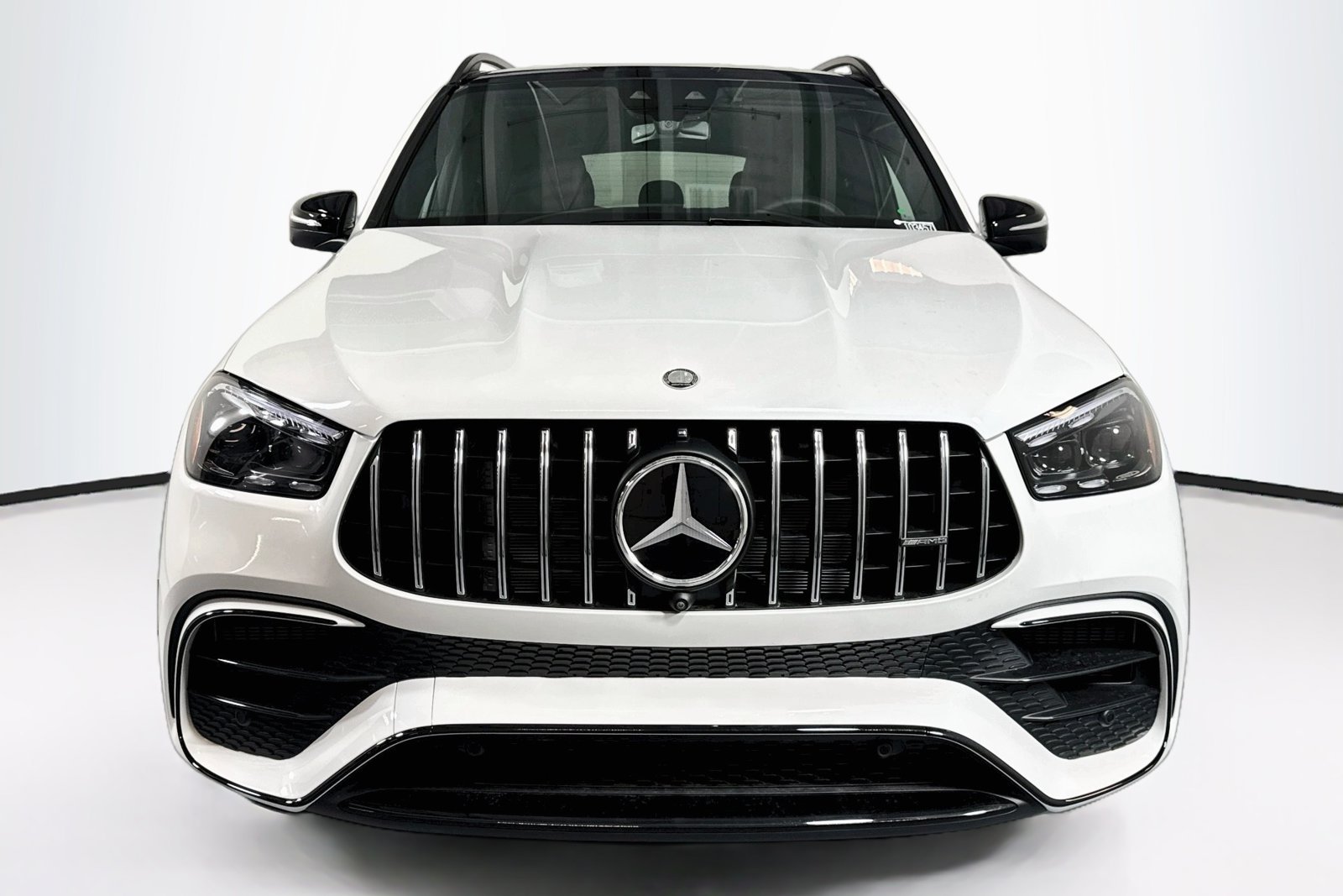 New 2026 MANUFAKTUR Moonlight White Metallic Mercedes-Benz AMG® GLE 63 S image 2